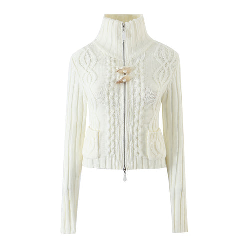 Damen Kurze Strickjacke mit Stehkragen, Zopfmuster, Holzknopf‑Toggles und Taschen Echoarchiv