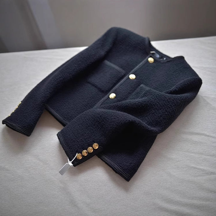 Damen Modische Boucléjacke mit goldenen Knöpfen Echoarchiv