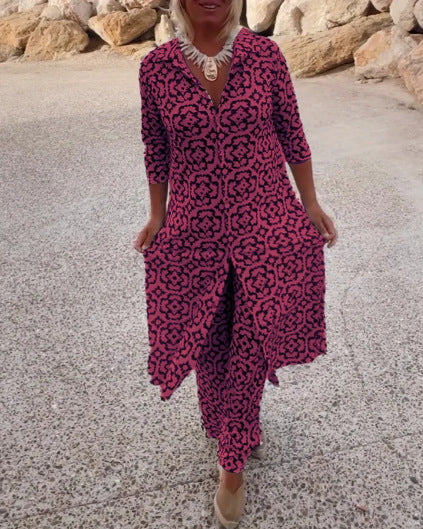 Damen Freizeit Maxi Kleid in ornamentalem Druck mit V-Ausschnitt, 3/4-Ärmeln und zentralem Frontschlitz – Valéora