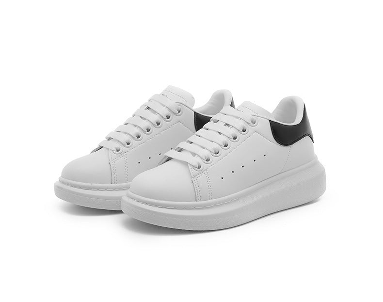 Unisex minimalistische Plateausneaker aus glattem Kunstleder mit gepolstertem Fersenkragen und dämpfender Leichtsohle – Norré