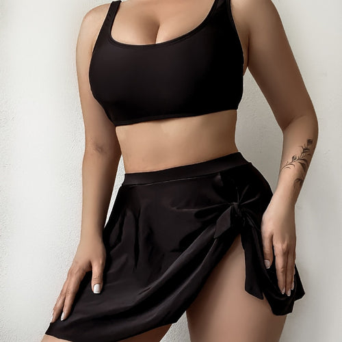 Damen Sportliches Badeoutfit mit schmeichelndem Rock Echo Archiv