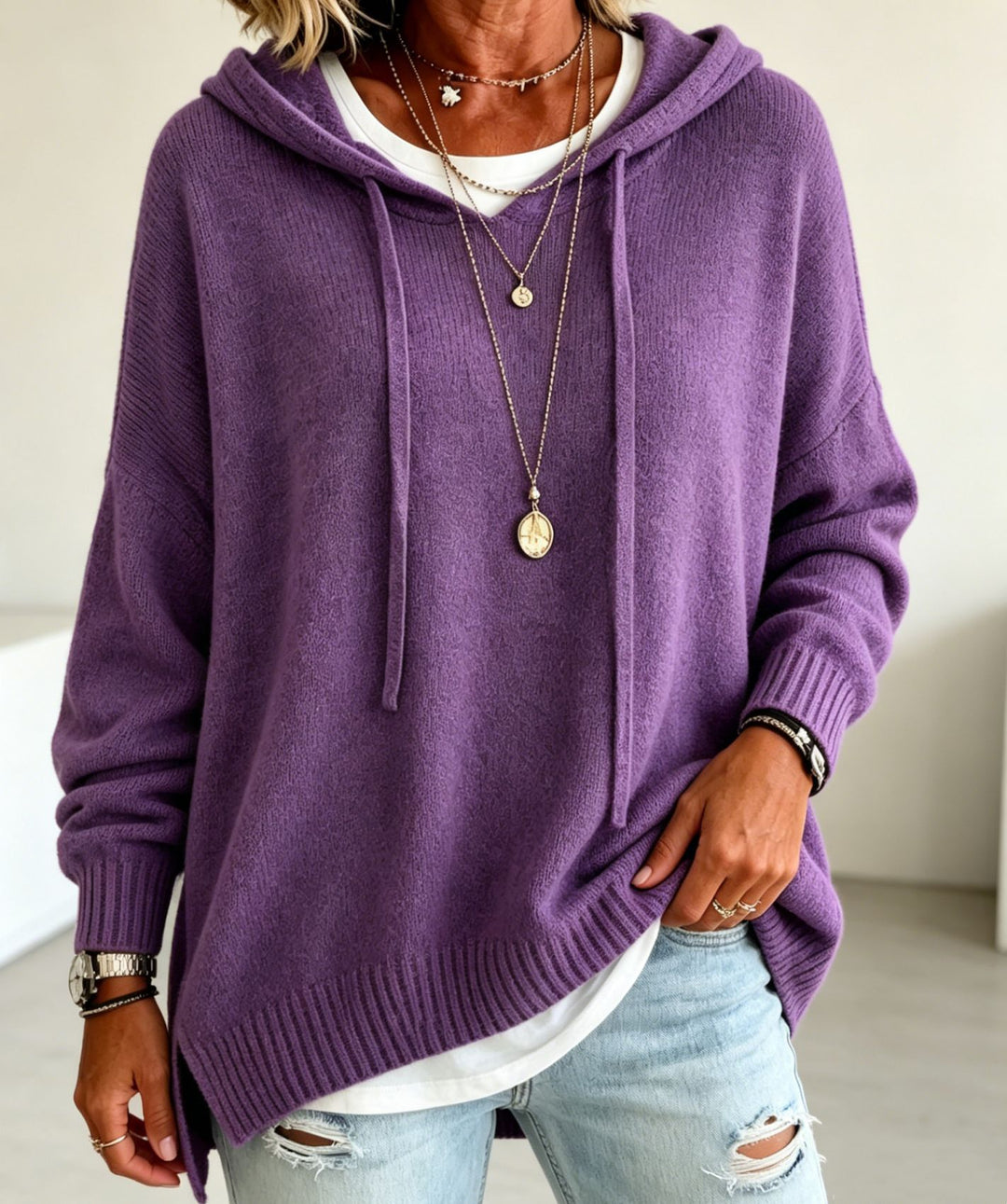 Damen Oversize Kapuzenpullover aus weichem Feinstrick mit Zier‑V‑Ausschnitt – Auréline