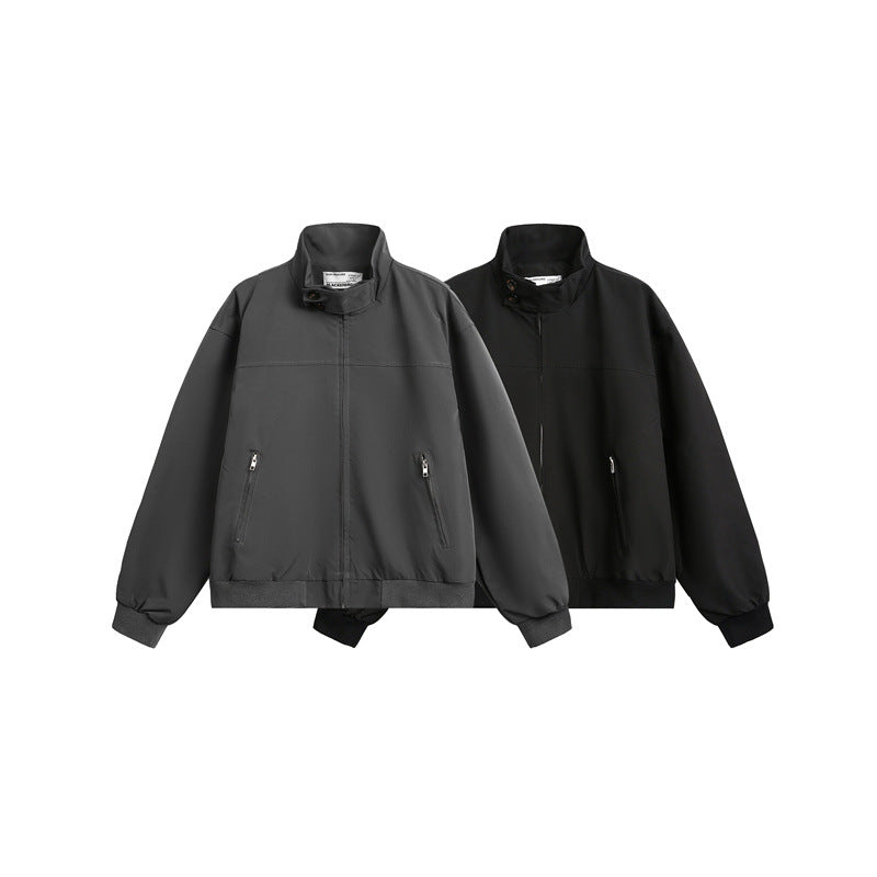 Herren Urbaner Microfaser-Blouson mit Stehkragen, verdeckter Knopfleiste und Reißverschlusstaschen Echoarchiv