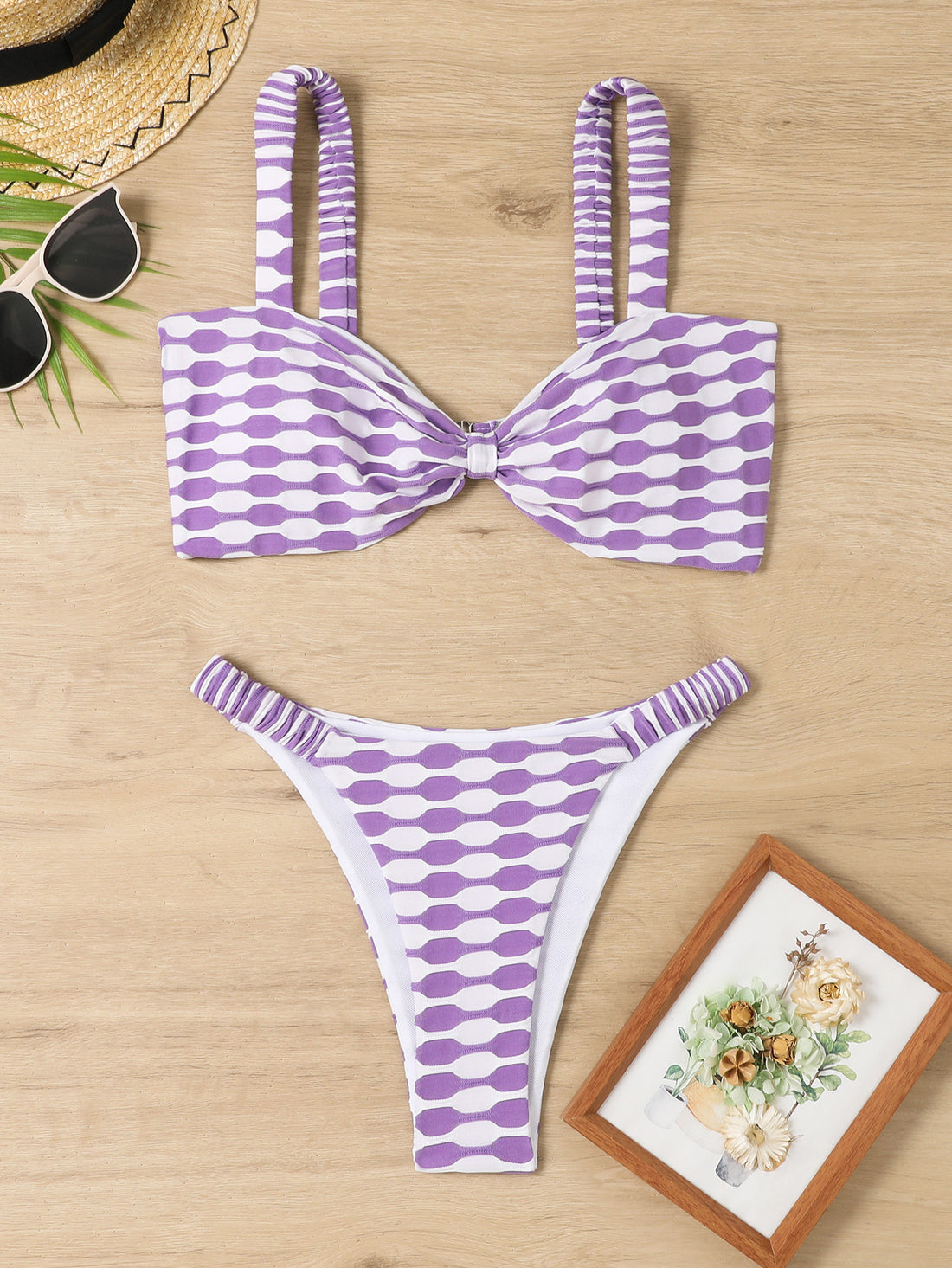Damen Bikini-Oberteil mit trendy Rüschen und breiten Trägern – Maréssa