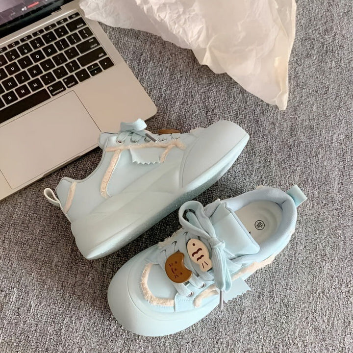 Damen Komfortable Sneakers mit voluminöser Sohle und verspielten Schnürdetails Echo Archiv