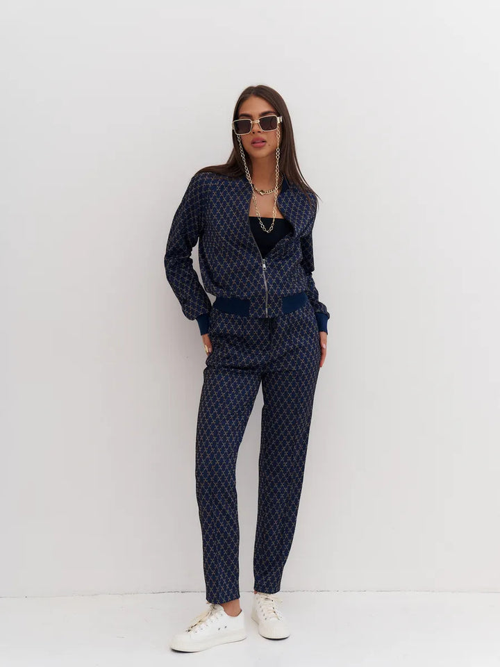 Damen leichtes Jacquard-Lounge-Set mit kurzer Bomberjacke und Highwaist-Tunnelzughose – Élanora
