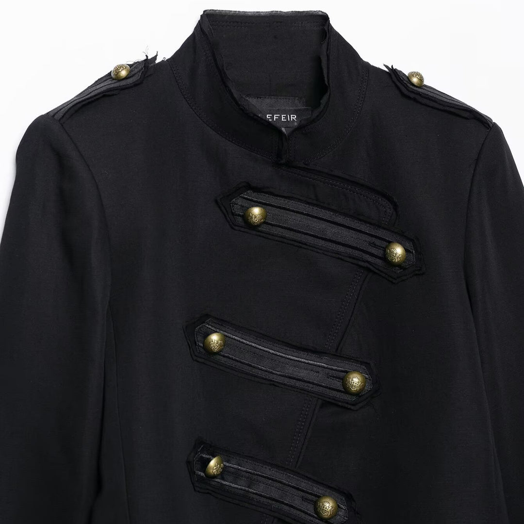 Damen Kurzgeschnittene militärisch inspirierte Jacke mit Stehkragen, Zierpatten und Metallknöpfen Echo Archiv