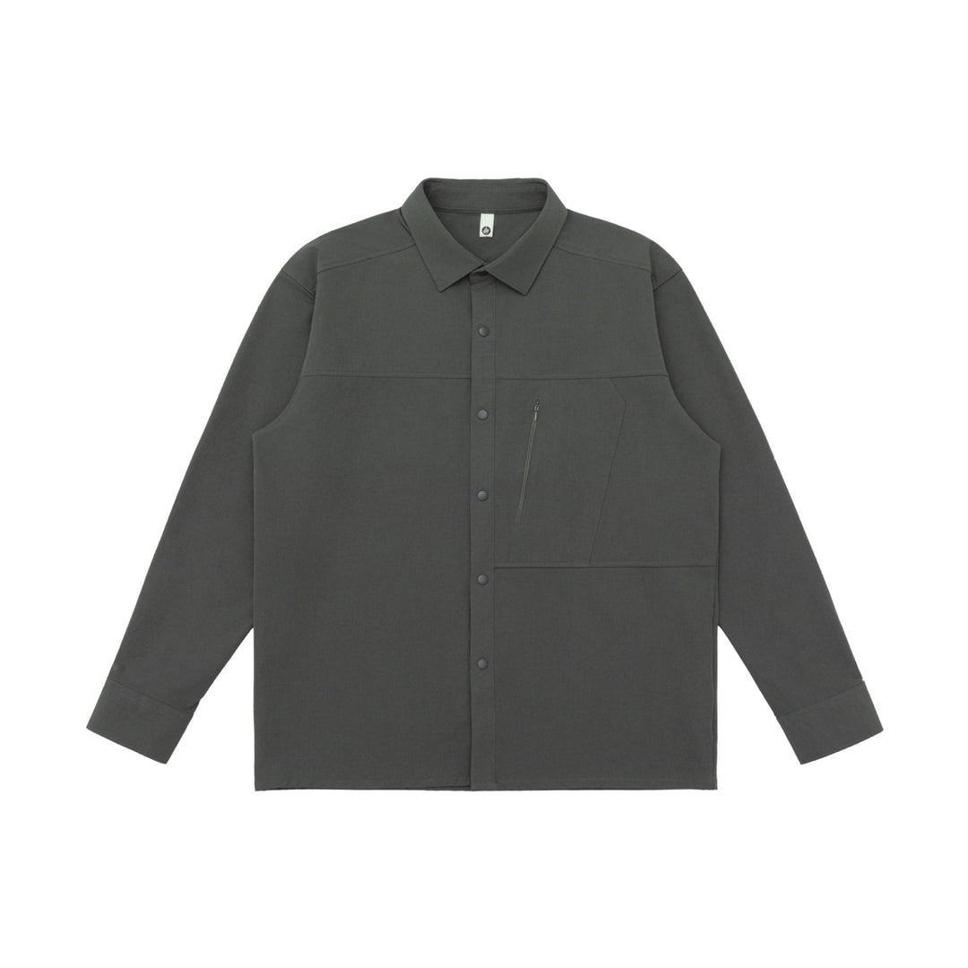Unisex Oversize-Hemdjacke im Utility‑Style mit verdeckter Druckknopfleiste und diagonaler Reißverschlusstasche Echoarchiv