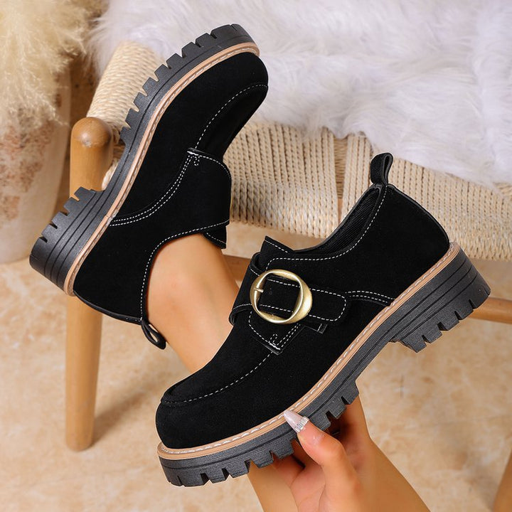 Damen Chunky Loafer im Mokassin‑Stil mit großer Zierschließe, Velours‑Optik und profilierter Gummisohle – Lioré
