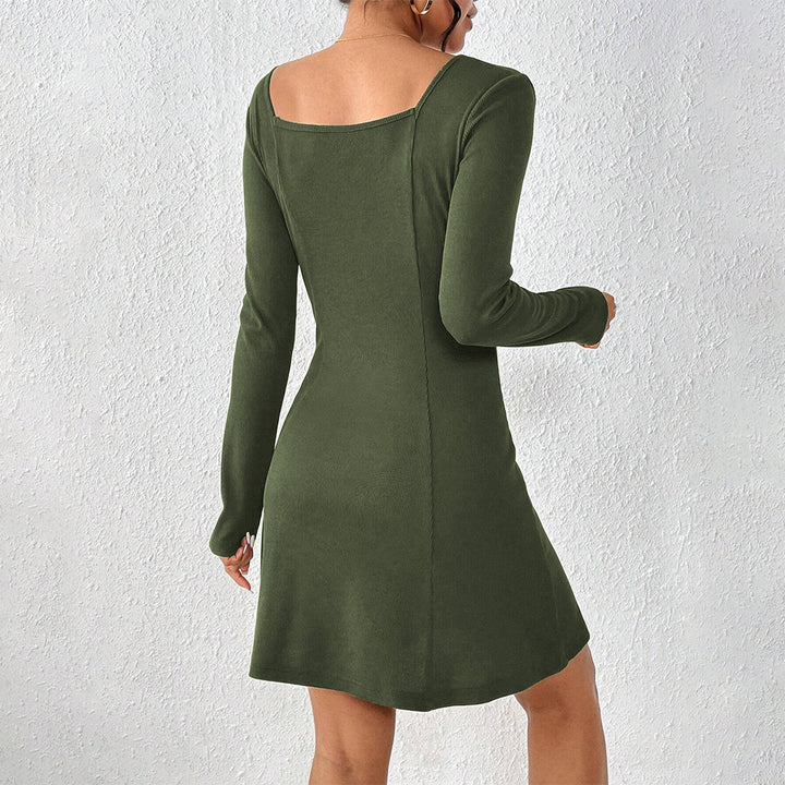 Damen ausgestelltes Strick‑Korsagenkleid mit durchgehender Knopfleiste, Square‑Neck und figurformenden Teilungsnähten – Élara