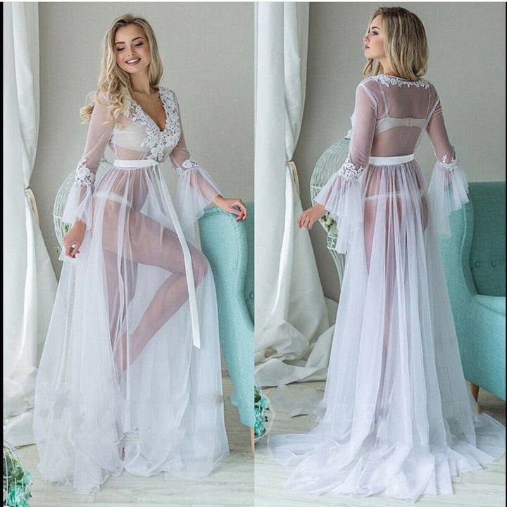 Damen Transparentes Abendkleid mit zierlichen Spitzenapplikationen und schwingendem Tüllsaum Echo Archiv