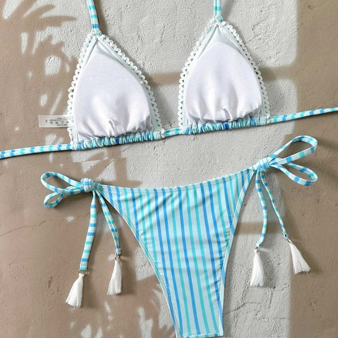 Damen Bikiniset mit verspielten Rüschen und floralem Design Echo Archiv