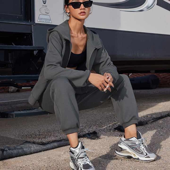 Damen Kapuzenjacke aus weichem Baumwollfleece im Oversize-Schnitt mit Kängurutaschen – Auréline