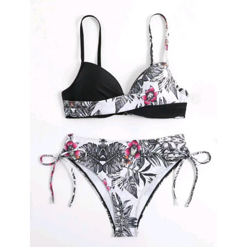Damen Triangel-Bikini mit floralem Muster und stilvollen Bindebändern Echo Archiv