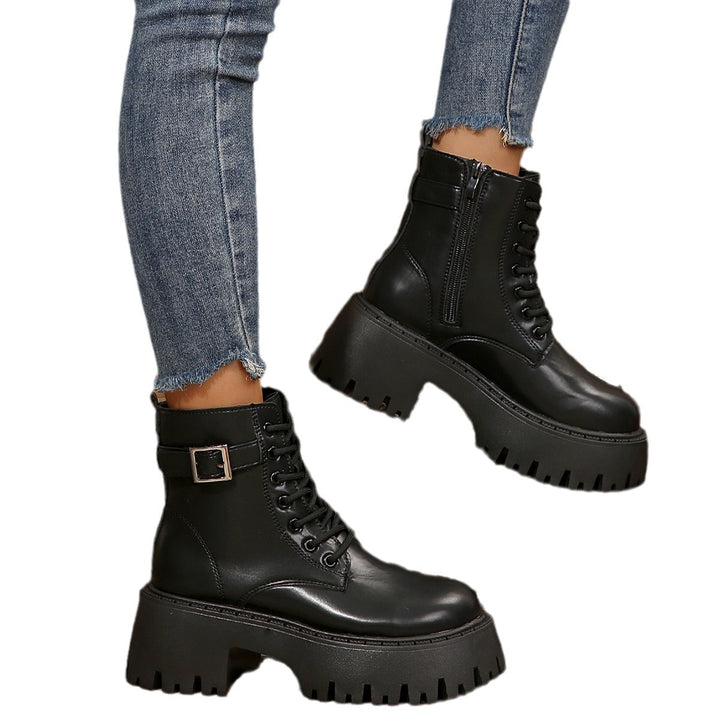 Damen Robuste Plateau‑Bikerboots mit seitlichem Reißverschluss, Schnürung und markanter Lug‑Sohle Echo Archiv