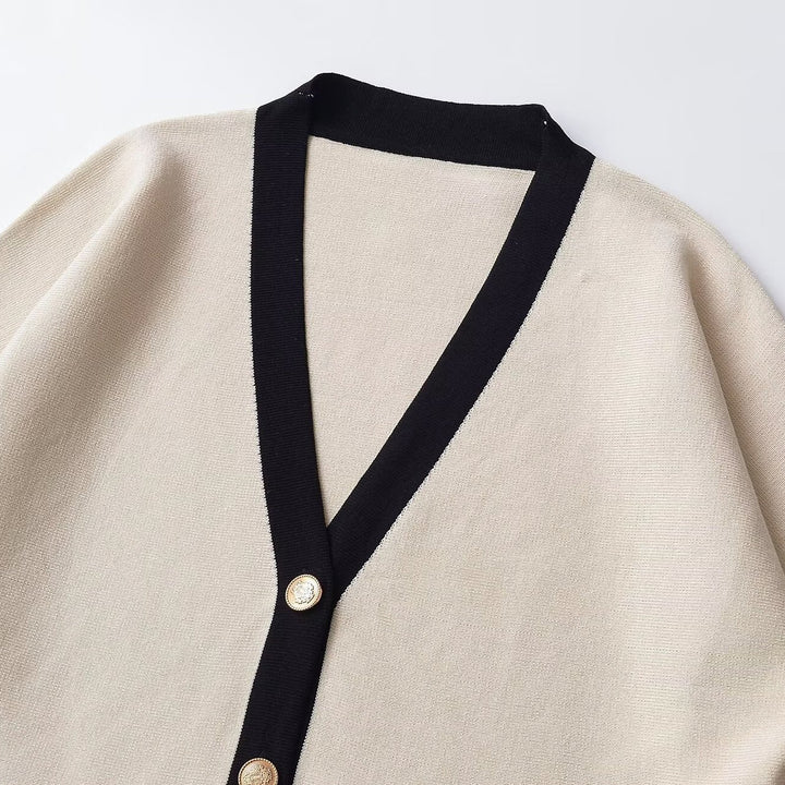 Damen 20+ kastiger Kurzcardigan im Kimono‑Look mit kontrastbesatz und Goldknöpfen Echo Archiv