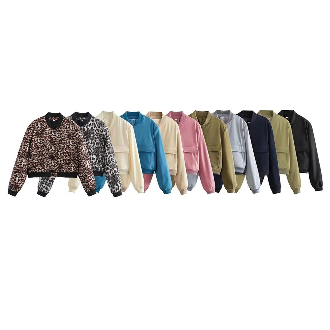 Damen Kurze Bomberjacke mit Leopardenprint, Rippbündchen und Pattentaschen Echo Archiv