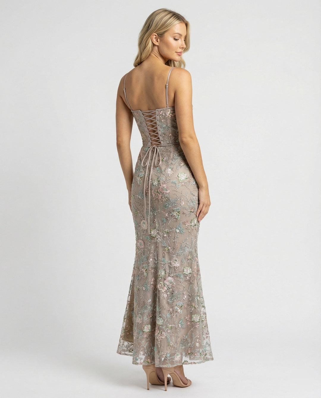 Abendkleid lang mit Spitze und Stickerei