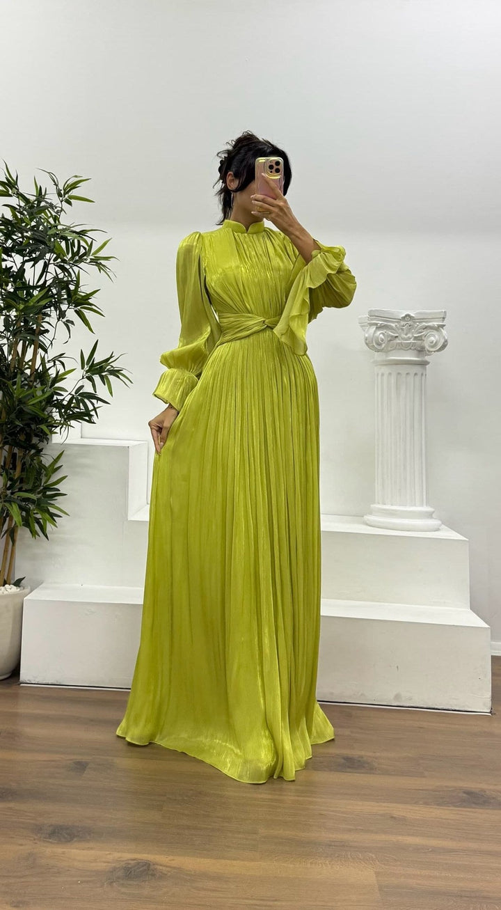 Damen Maxikleid mit figurschmeichelndem Schnitt und eleganter Raffung Echoarchiv