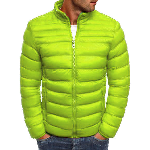Herren modische Steppjacke mit hohem Kragen und seitlichen Reißverschlusstaschen Echoarchiv