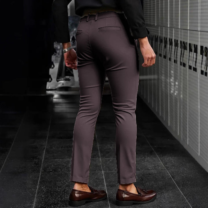 Herren Modische Slim-Fit Anzughose mit feinen Nähdetails Echoarchiv