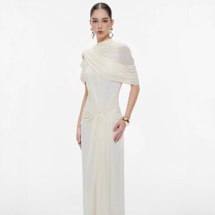 Damen elegantes Maxikleid mit innovativen Drapierungsdetails und asymmetrischem Oberteil Echo Archiv