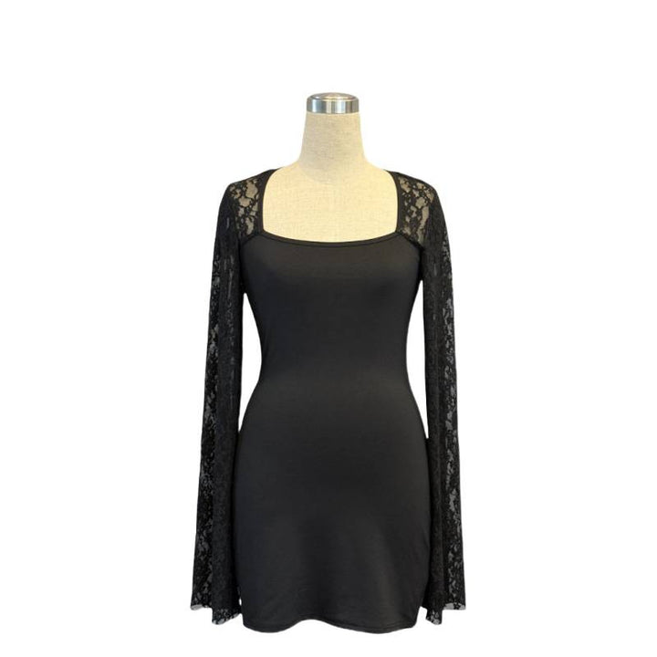 Damen Mini-Kleid mit transparenter Spitzenärmel und figurbetontem Schnitt Echo Archiv