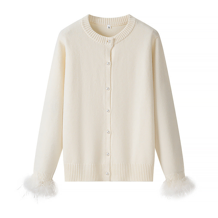 Damen Strickcardigan mit Perlenknopfleiste und Federbesatz Echo Archiv