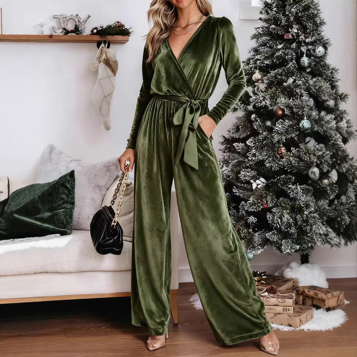 Damen Samt‑Jumpsuit mit Wickel‑V‑Ausschnitt, weitem Bein und Taillengürtel – Solévia