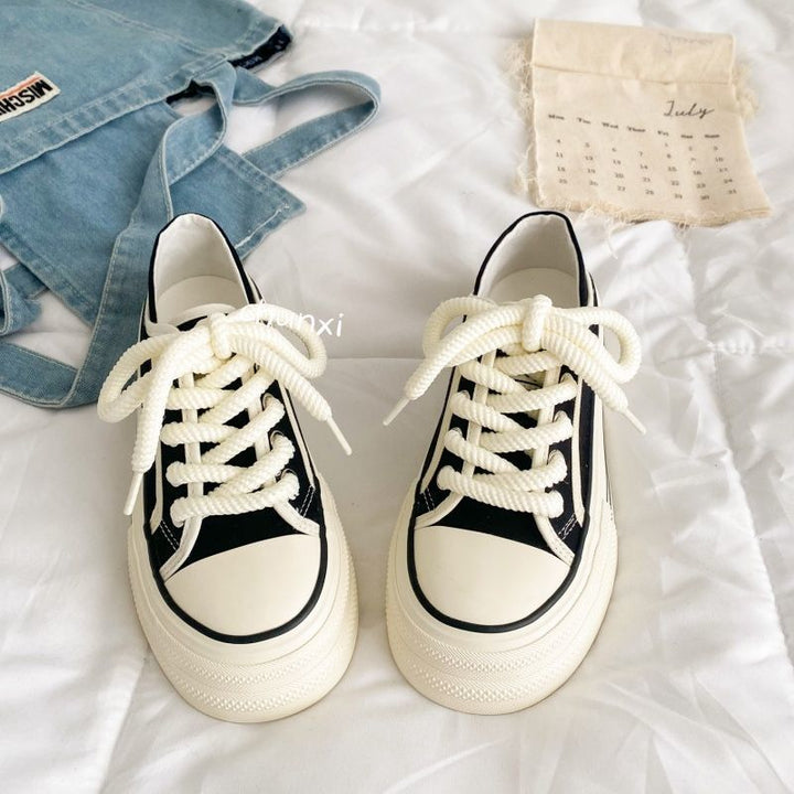 Damen Plateau-Sneaker mit elastischem Schnürsystem und robustem Obermaterial Echo Archiv