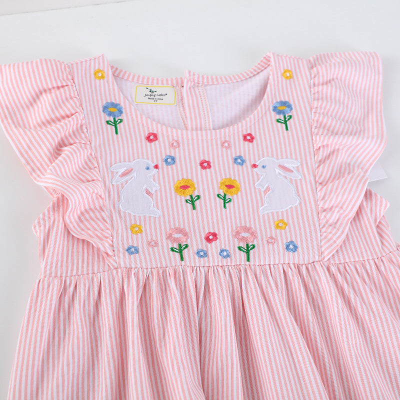 Mädchen Freizeitkleid mit verspielten Hasen- und Blumenapplikationen Echo Archiv