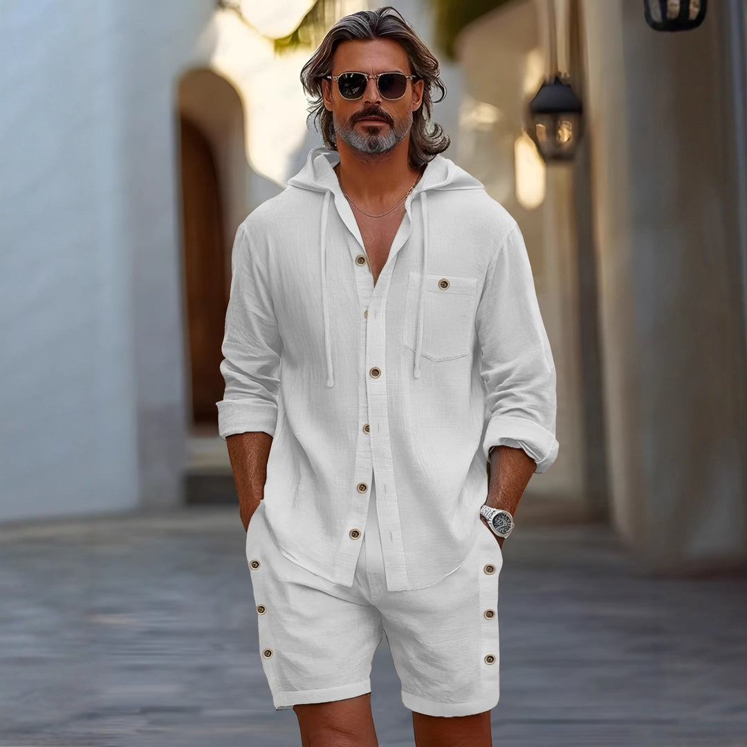 Herren modernes Freizeit-Outfit mit Kapuze und Shorts Echoarchiv