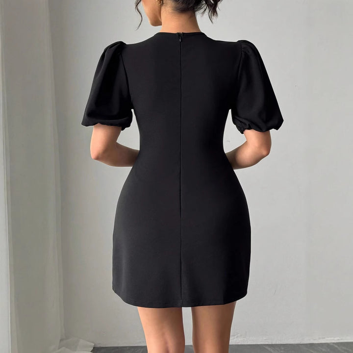 Damen nan kurzes Cocktailkleid mit voluminösen Puffärmeln, Brust-Schlitz und Strass-Clipverschluss Echo Archiv