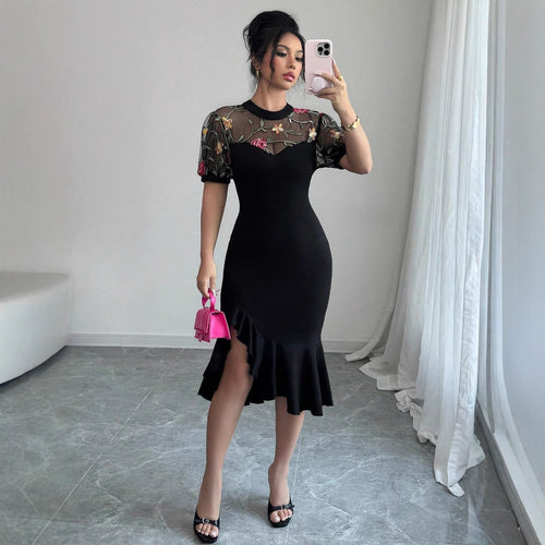 Damen nan figurbetontes Midikleid mit besticktem Mesh-Oberteil, Puffärmeln und asymmetrischem Volantsaum Echo Archiv