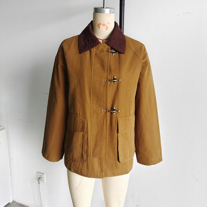 Damen kastige Fieldjacke mit Cordkragen, Knebelverschlüssen und großen Pattentaschen – Célinea