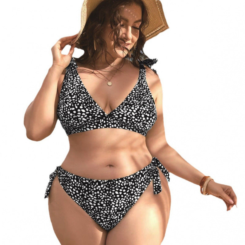 Damen Triangel-Bikini mit verspielten Schleifen und modischem Muster Echo Archiv