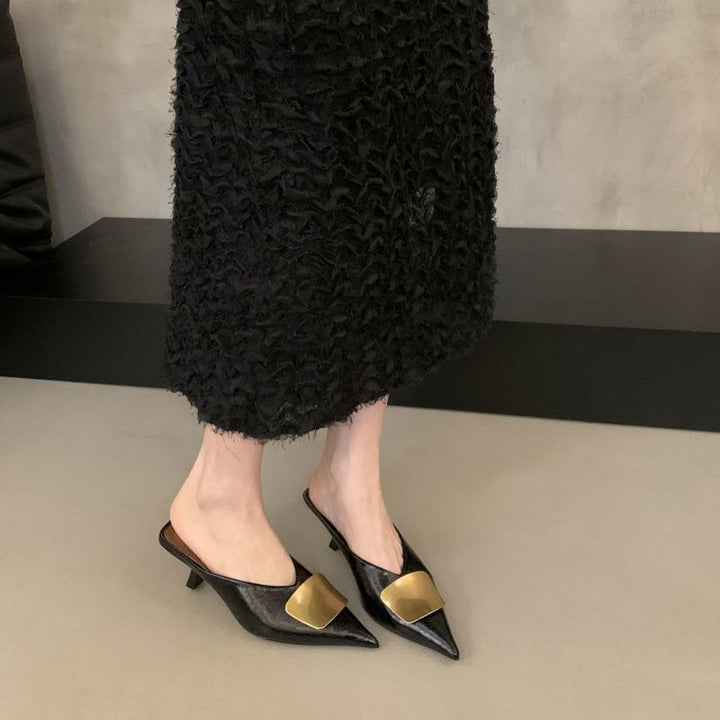 Damen Spitz zulaufende Kitten-Heel Mules mit Metallapplikation Echo Archiv