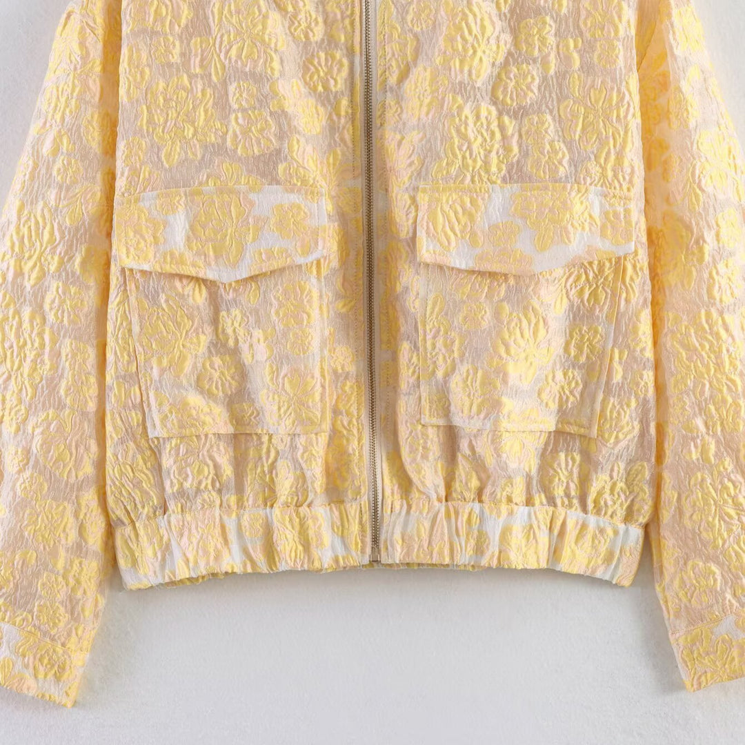 Damen Kurze Jacquard-Blousonjacke mit Blumenrelief, Reißverschluss und Pattentaschen Echoarchiv
