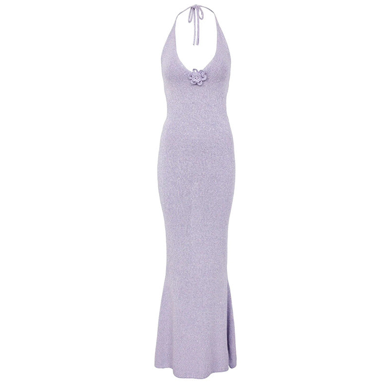 Damen Skulpturales Maxikleid mit tiefem V-Ausschnitt und dekorativem Blumenakzent Echo Archiv