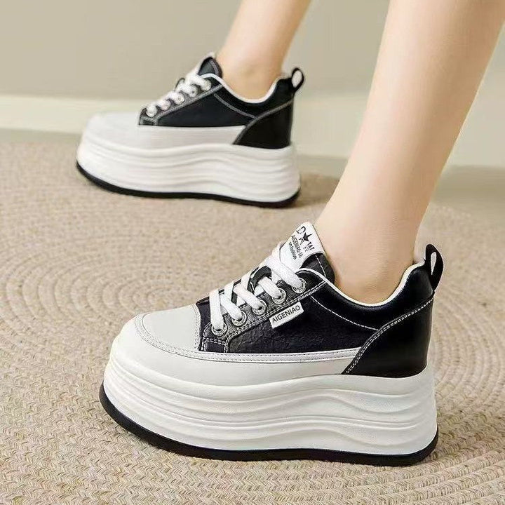 Damen Plateau Sneaker mit eleganter Silhouette und dämpfender Sohle Echo Archiv