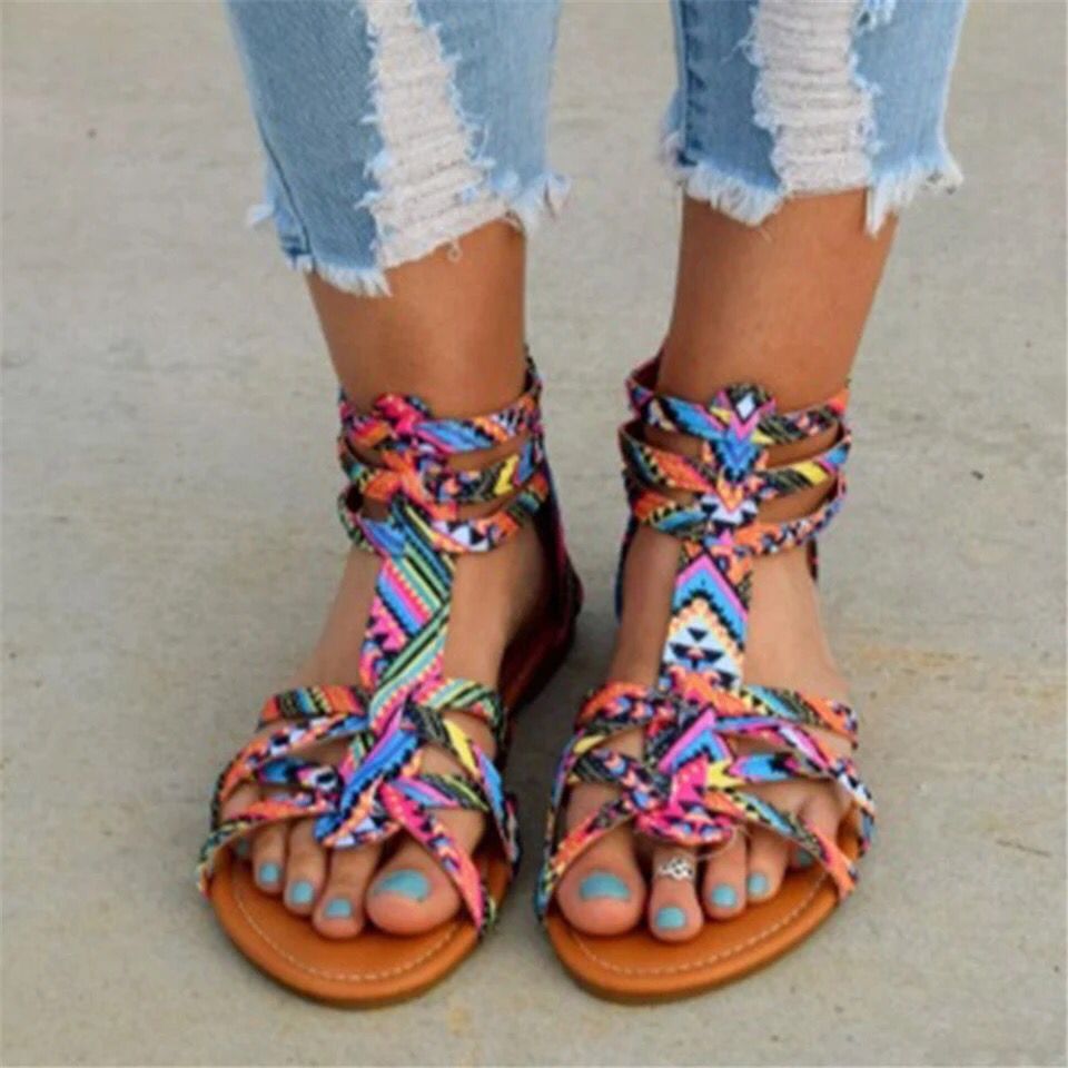 Damen Boho-Sandalen mit verstellbaren Knöchelriemen und Ethno‑Print – Sorelia