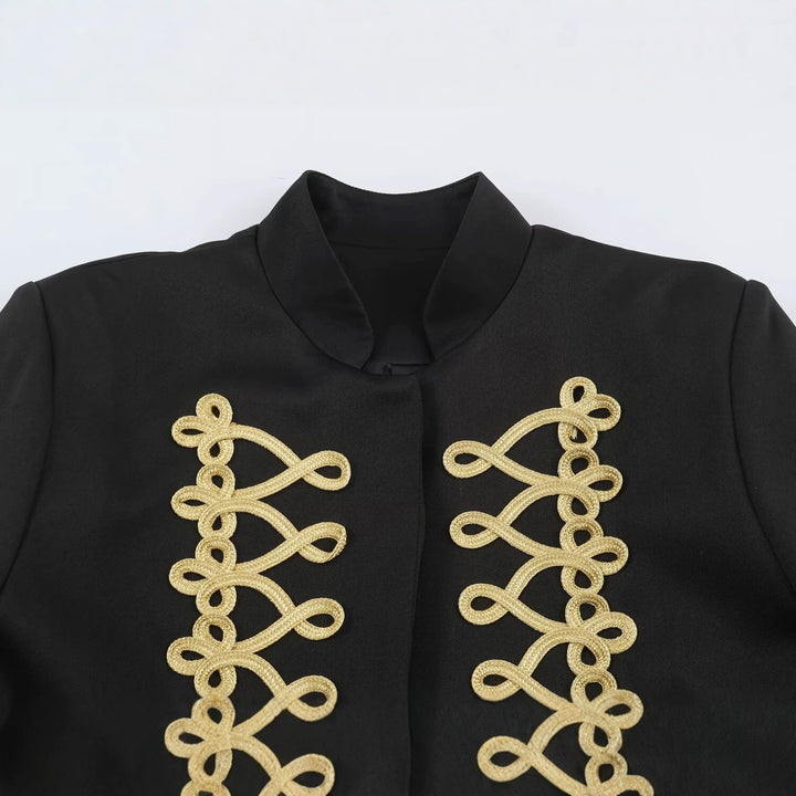 Damen Kurzjacke im Militärstil mit goldener Zierborte und Stehkragen Echo Archiv