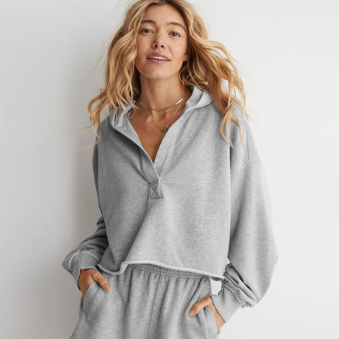 Damen Oversize Kapuzenpullover mit tiefem V-Ausschnitt, offener Knopfleiste und rohem Saum – Auréline