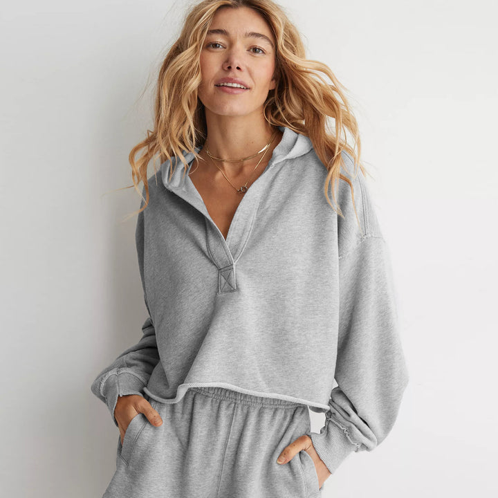 Damen Oversize Kapuzenpullover mit tiefem V-Ausschnitt, offener Knopfleiste und rohem Saum – Auréline