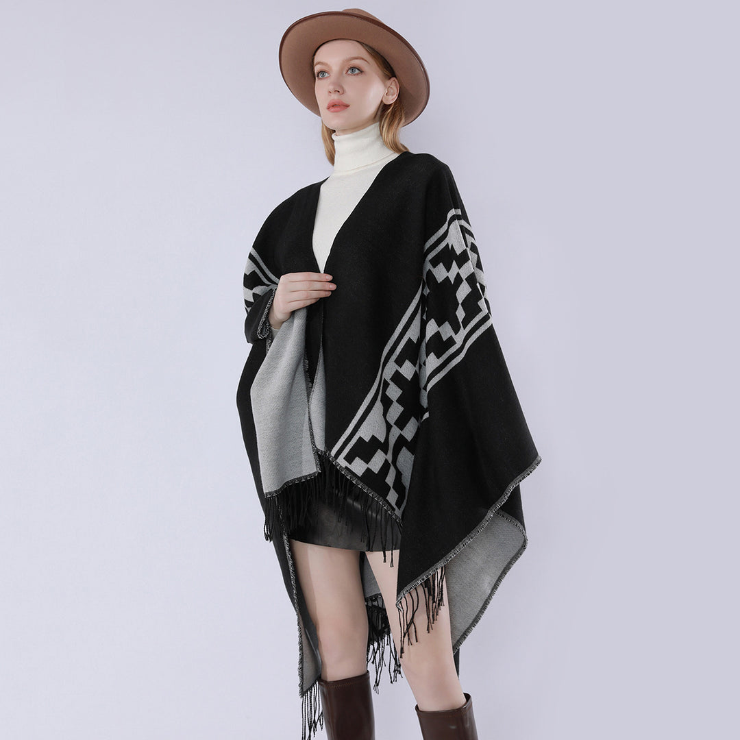 Damen Oversize-Cape mit geometrischem Jacquard, Fransensaum und Wendefunktion Echo Archiv