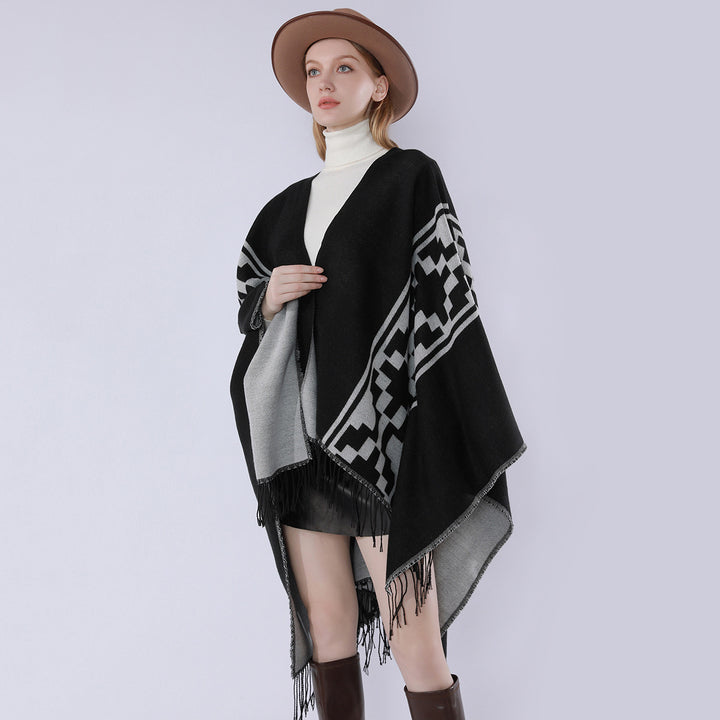 Damen Oversize-Cape mit geometrischem Jacquard, Fransensaum und Wendefunktion Echo Archiv
