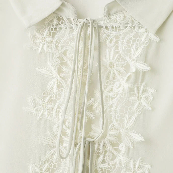 Damen Romantische Tunika‑Bluse mit Spitzenapplikation, Volantsaum und Ballonärmeln Echo Archiv