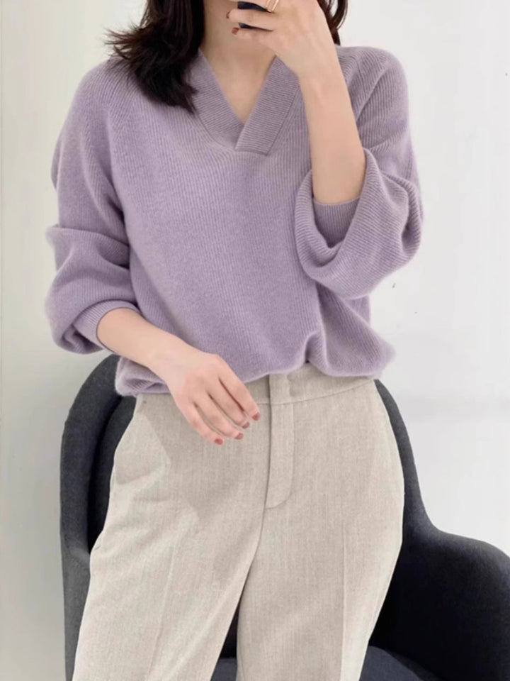 Damen Lockerer V‑Ausschnitt-Pullover aus feinem Rippenstrick mit überschnittener Schulter Echoarchiv