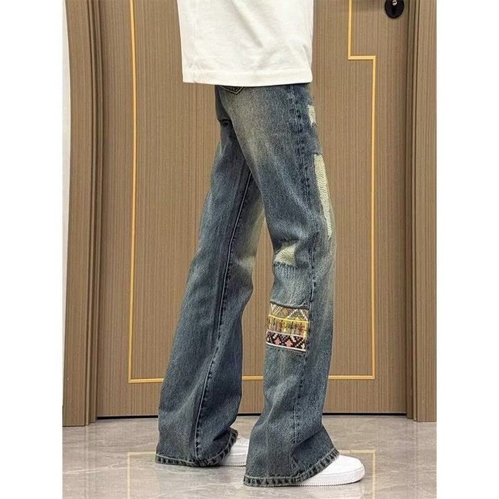 Herren trendige Jeans im lässigen Bootcut-Stil mit einzigartigen Applikationen Echoarchiv