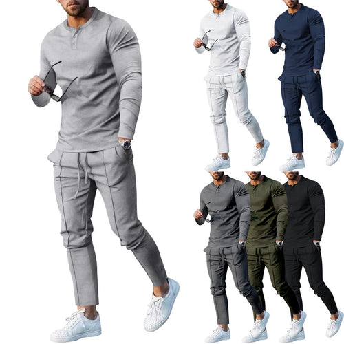 Herren nan athletisches Henley-Langarmshirt und schmal zulaufende Jogginghose mit Ziernähten Echo Archiv